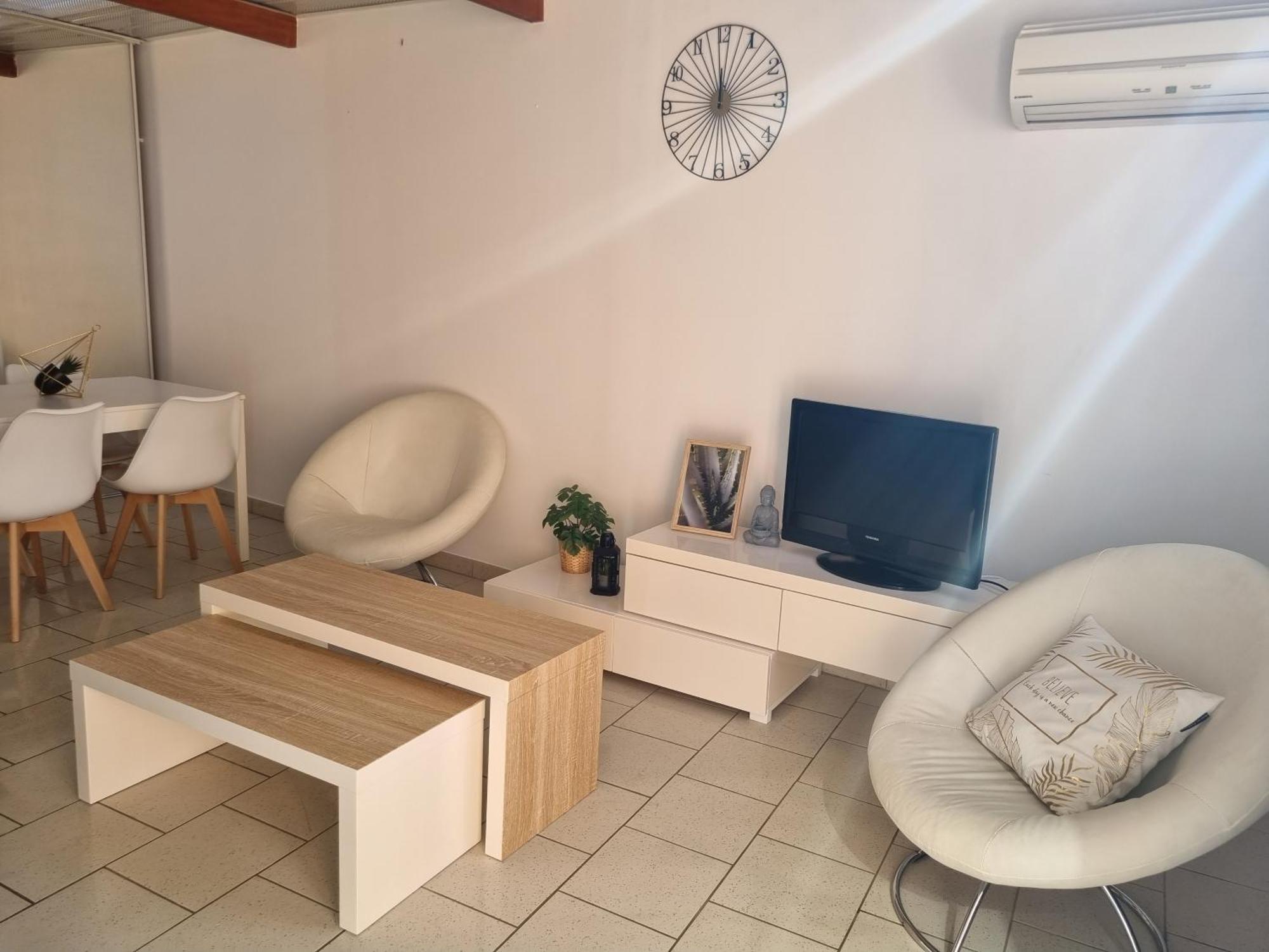 Cameos - Appartement Avec Terrasse Locairbi Le Cres Bagian luar foto